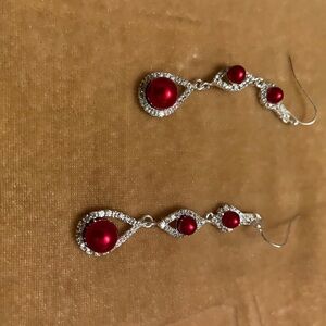 ♥️ NWOT FASHION JEWELRY RED EARRINGS with rhinestone 2 1/2 “ long Stunning piece